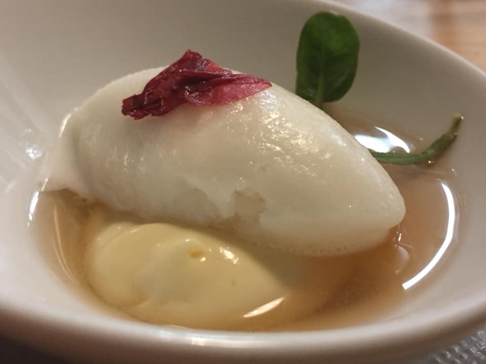 Osteria Fernanda, pre dessert con acqua di rose, passion fruit, zenzero e limone