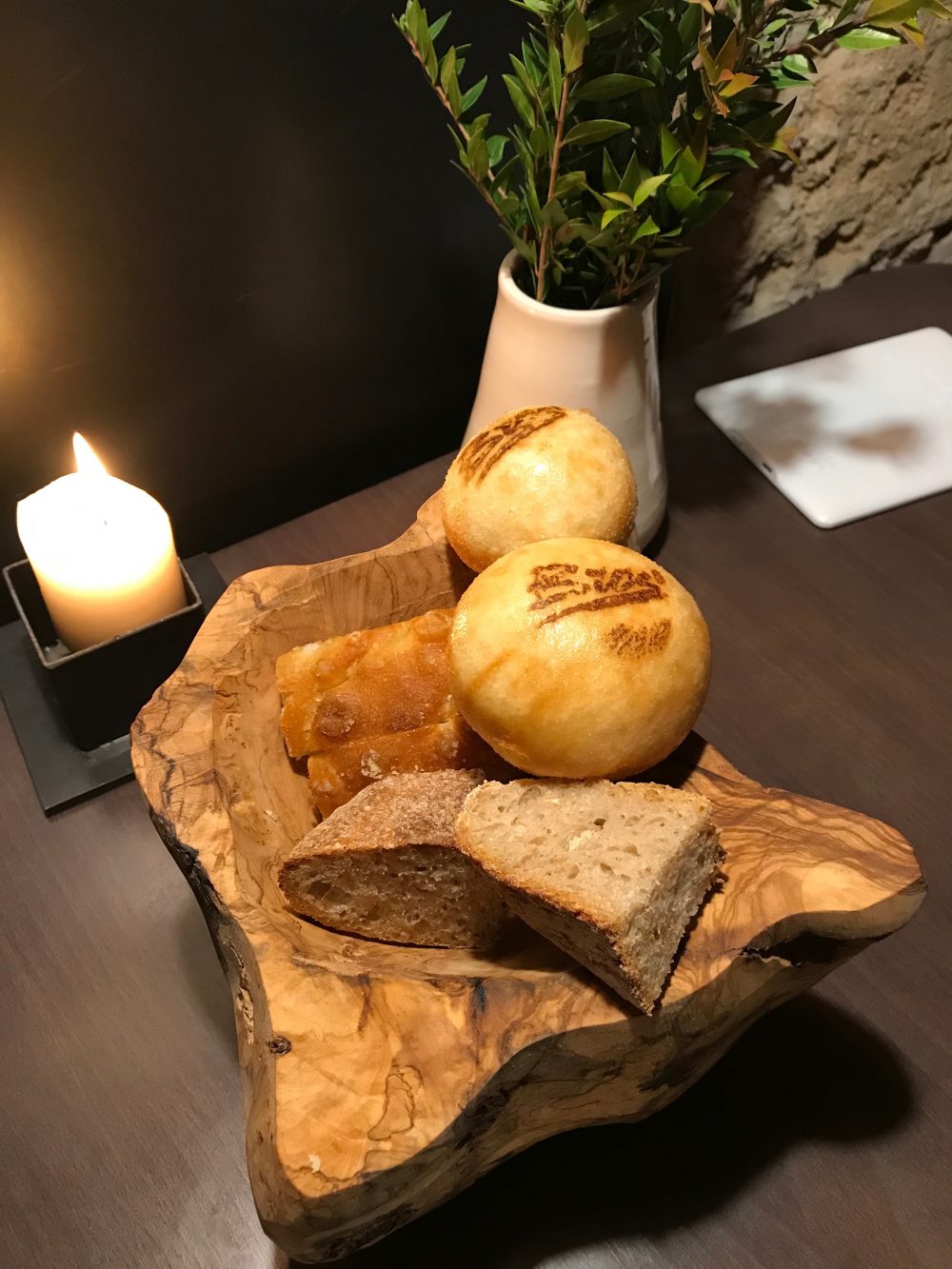 Bros, cestino del Pane con Bao