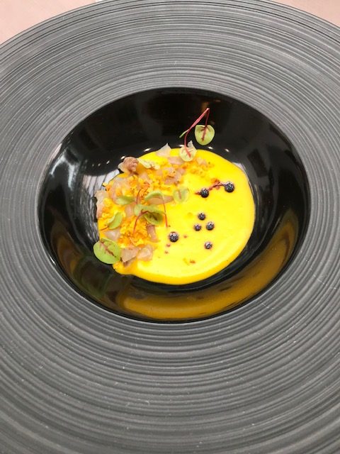 Don Carlos - Vellutata di zucca, tartare di ombrina, misticanza dell’orto e aceto balsamico di Modena