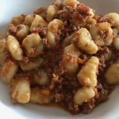 Gnocchi al ragu'