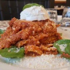 Il Manfredi con la ricotta e ragu' partenopeo