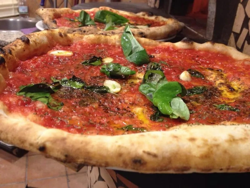 Pizza marinara