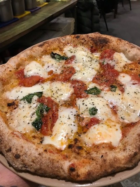 Pizzeria Ammaccamm - Pizza Santucci