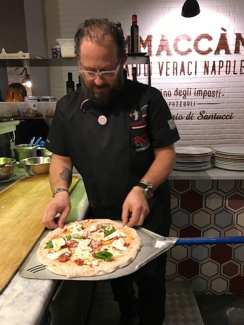 Pizzeria Ammaccamm - il Maestro Salvatore Santucci