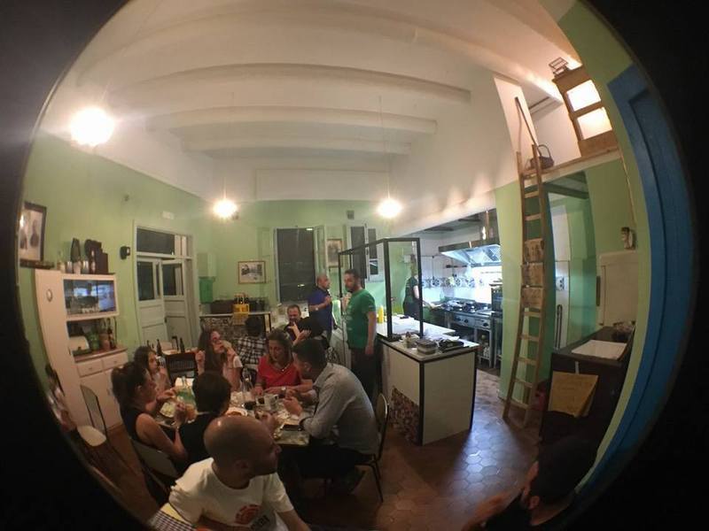 ‘O Vicolo ‘e l’Alleria - la sala e la cucina