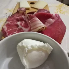 Braceria Sott'o' Portone - La Mozzarella