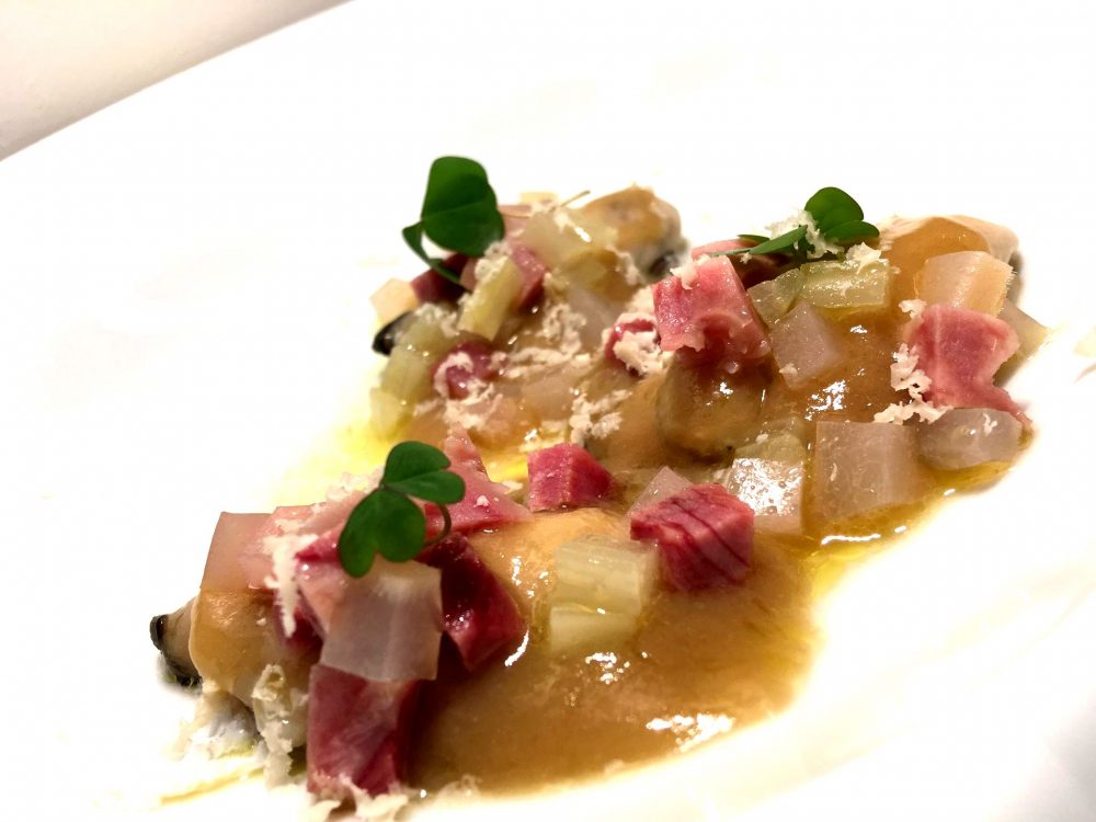 Veritas Restaurant - Ostriche con Pere e musso, coste di bieta, salsa di scalogno al Fiano e blu di bufala