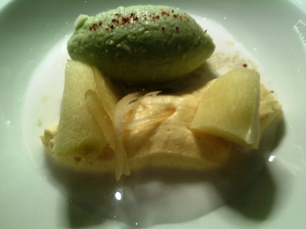 Identita' golose, E' dolce. Di natura - dolce couscous alla mandorla Romana, crema doppio fior di latte di carota novella di Ispica e arancia, bergamotto candito, gelato di finocchietto selvatico e peperoncino