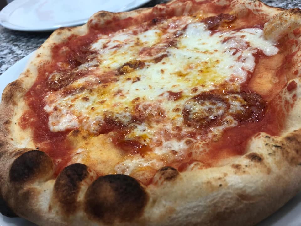 Il Saraceno, margherita con salame piccante