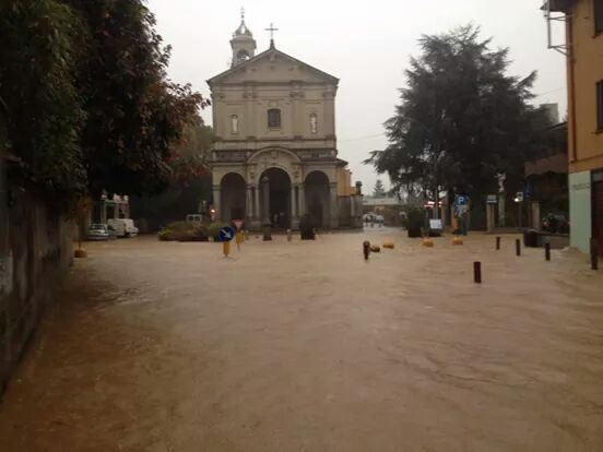 L'acqua lambisce Arcore