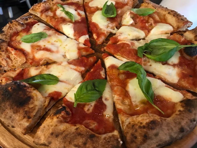 Pizzeria Daniele - Pizza Margherita Antica