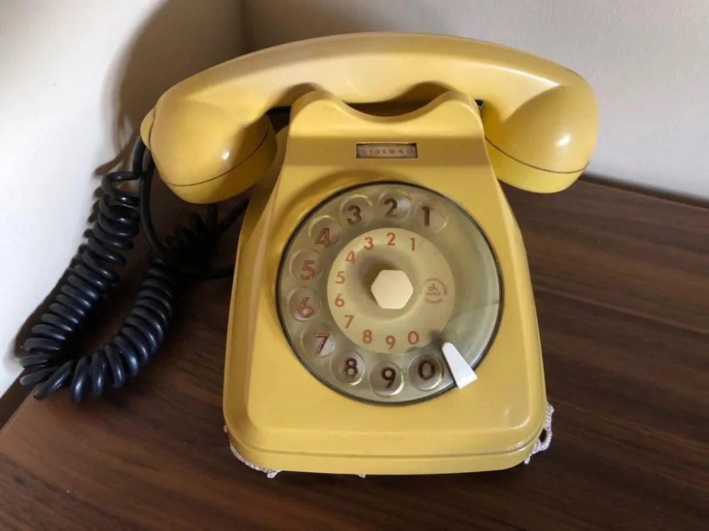 Una volta bastava sollevare la cornetta…