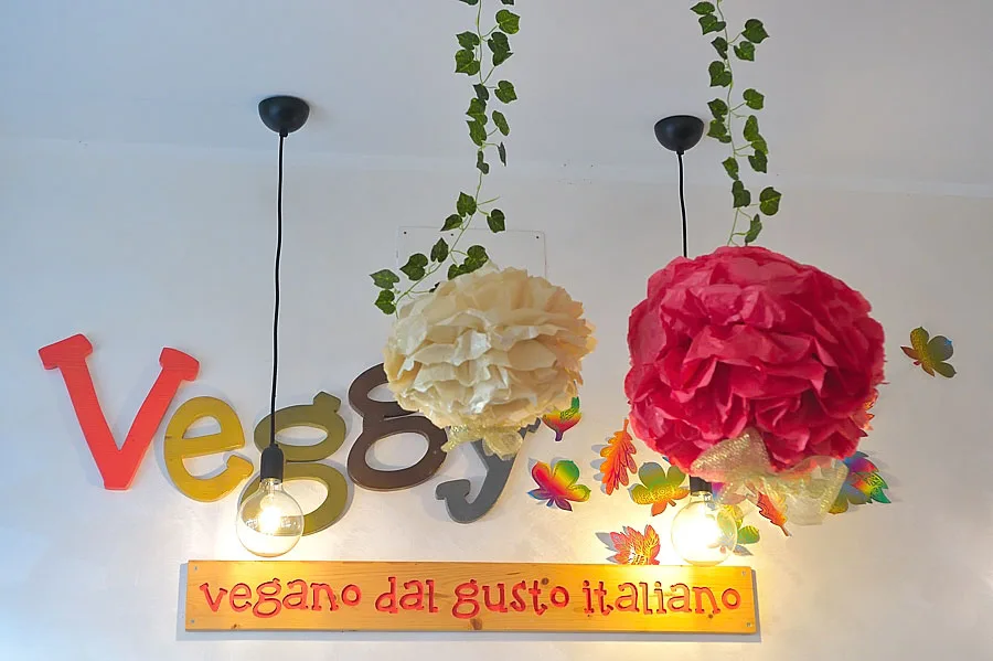 Veggy Garden Bistrot, insegna interna 900