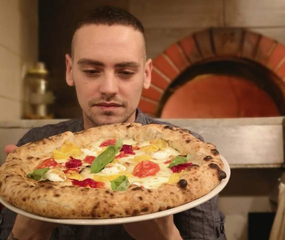 Il pizzaiolo Giuliano Moraca