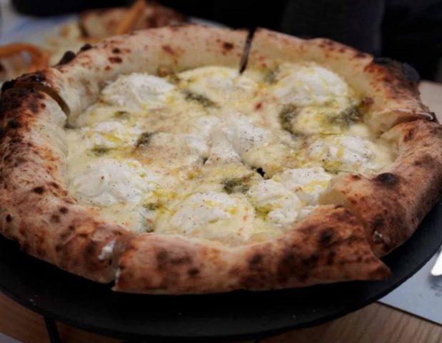 Pizza Fior di Pecorino di Giuseppe Pignalosa