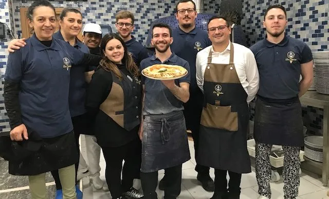 Pizzeria Da Salvatore - Emanuele Marigliano e lo staff