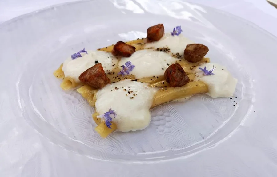 Ziti caci e pepi di Rodion Dodu