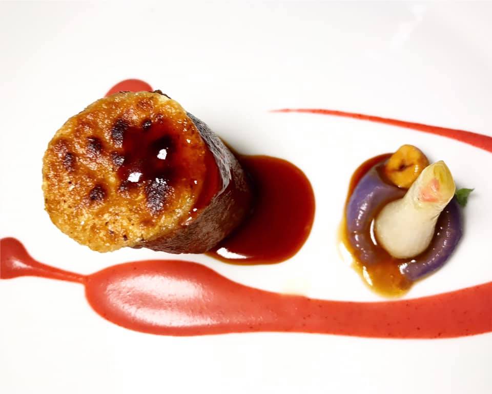 L’Agnello di Andrea Migliaccio con Crosta di Nocciole e salsa ai frutti rossi