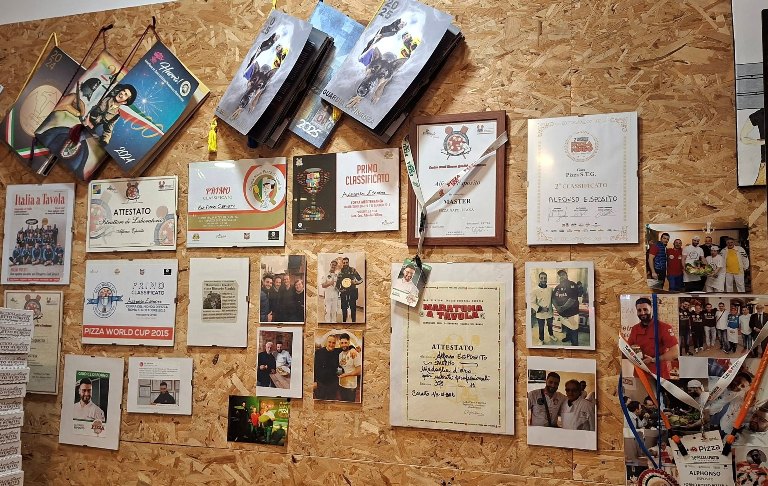Esposito Pizzeria, gli attestati