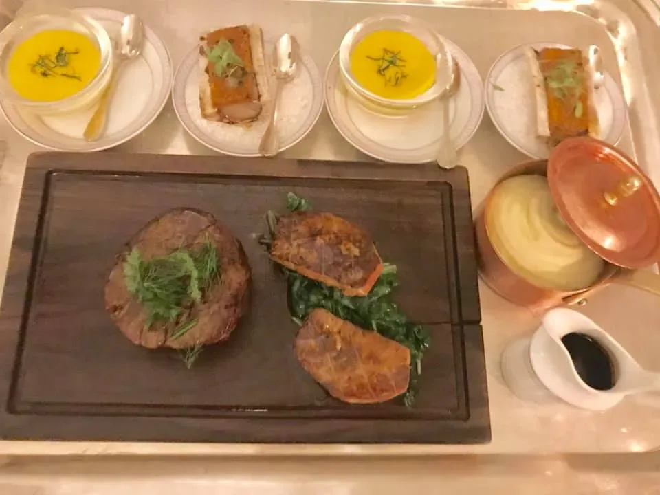 Il Palagio - Chateubriand con scaloppa di foie gras, salsa bernese, midollo e puree