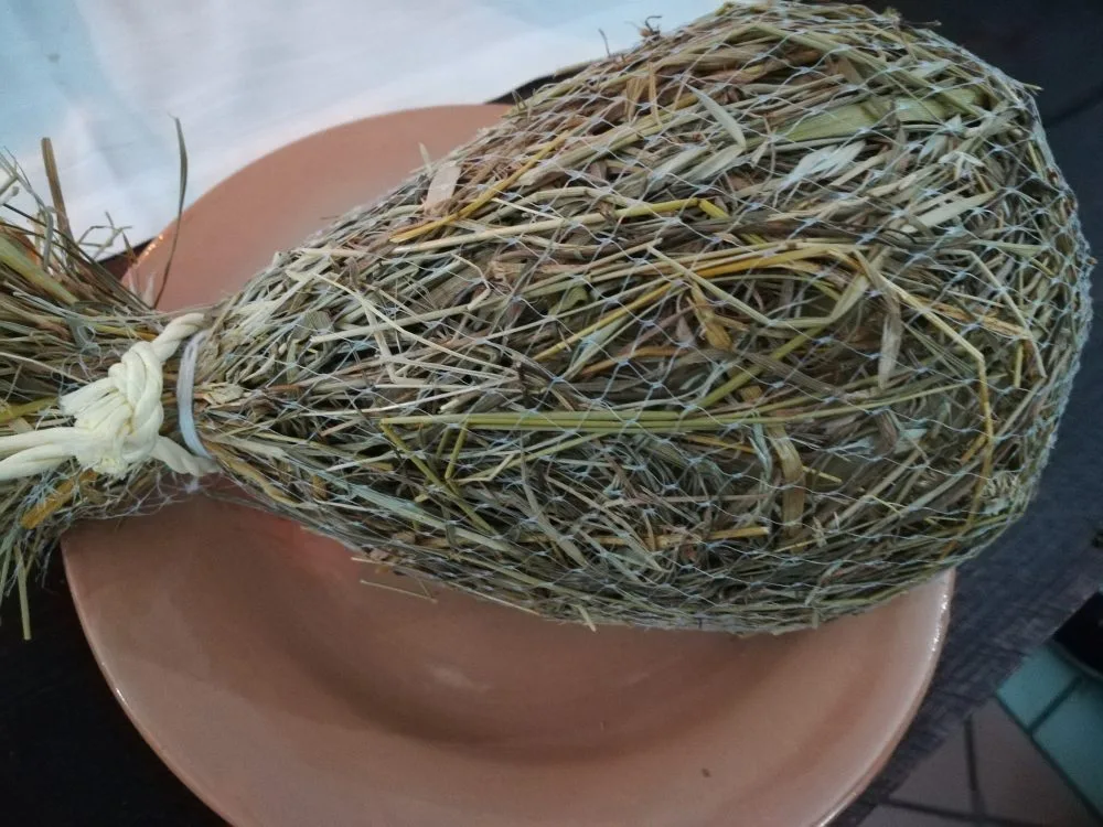 Mister Tony - Il Caciocavallo Podolico avvolto nel fieno e affinato 12 mesi in grotta