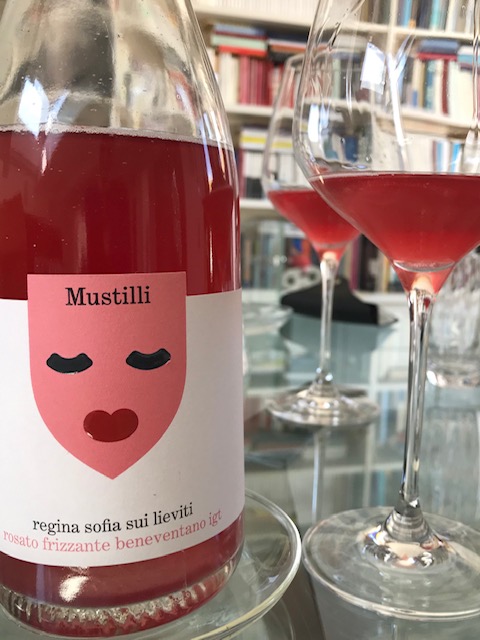 Regina Sofia il rosato frizzante di Mustilli