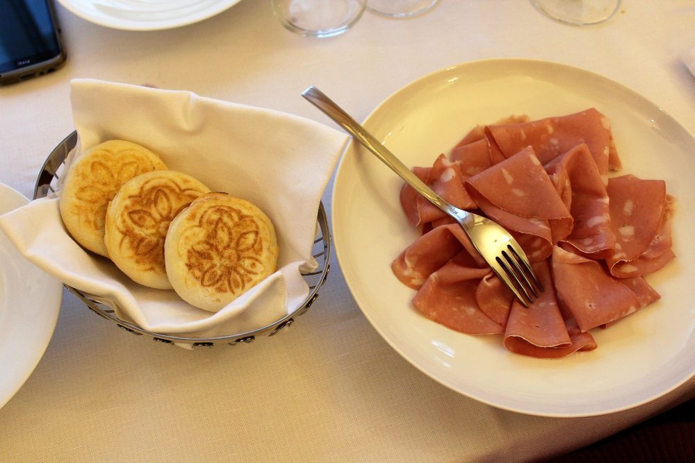 Irina Trattoria – tigelle classiche con mortadella di Bologna