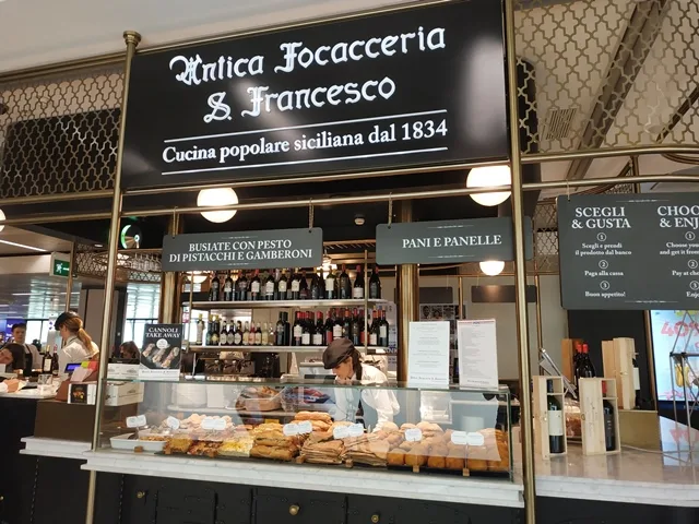 Antica Focacceria San Francesco - il punto vendita di Fiumicino