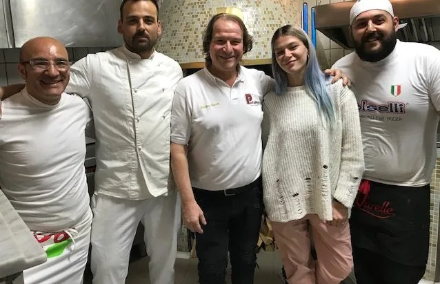 Antica Pizzeria Port’Alba - Gennaro Luciano e parte dello staff