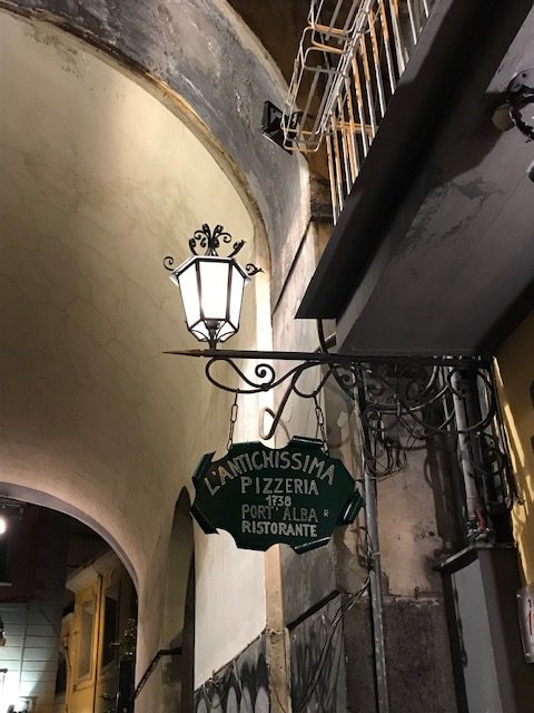 Antica Pizzeria Port’Alba - Insegna