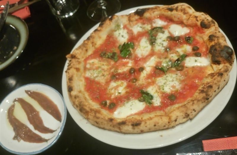 Le follie di Romualdo Firenze san Niccolo - pizza marinara