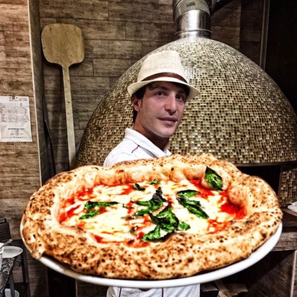 Salvatore Lionello Pizzeria Lionello – Gli artigiani della pizza dal 1989