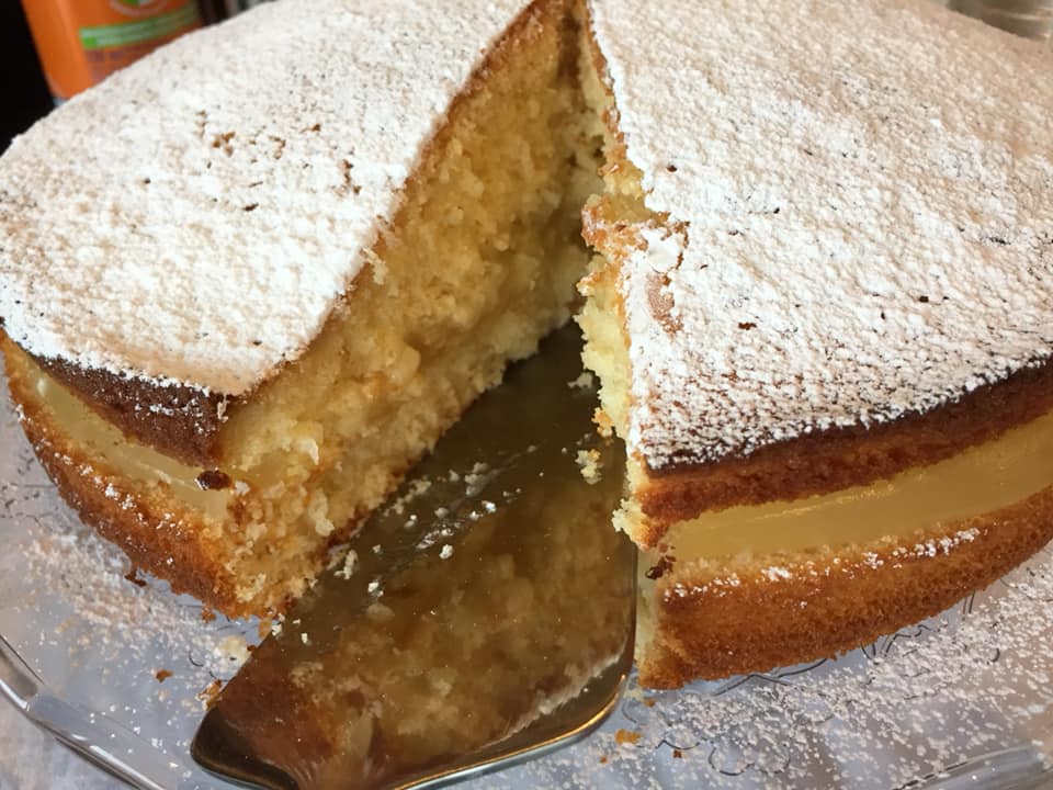 Torta con crema al limone