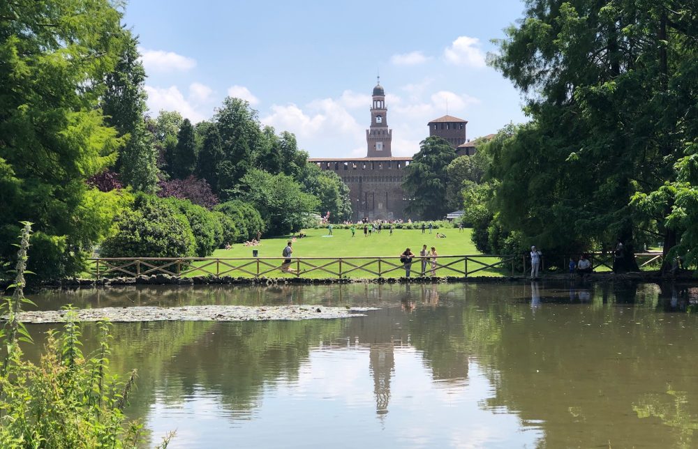 nemmeno questi, dall'Arco si vede il Castello Sforzesco