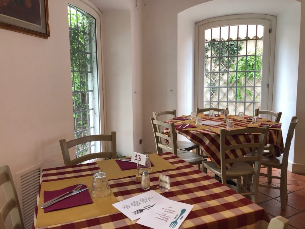 Un angolo della sala da pranzo