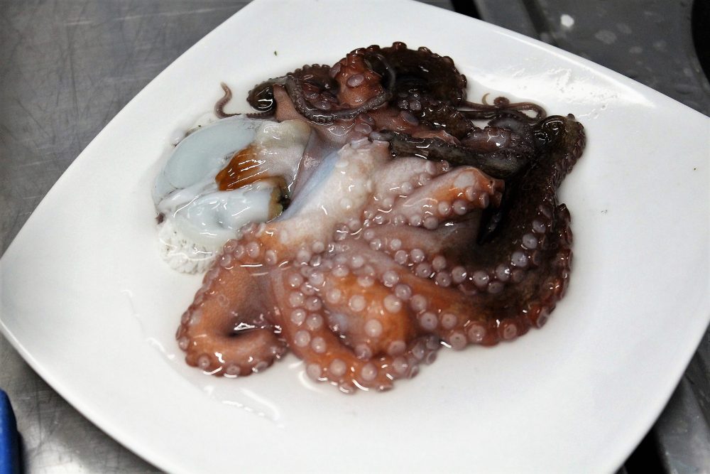 Da. Ni'. Formia – il polpo verace in preparazione