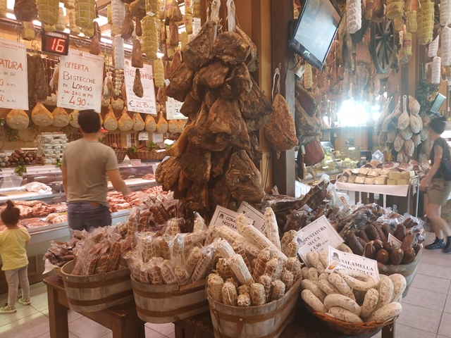 Antica Norcineria Lattanzi, l'angolo del guanciale