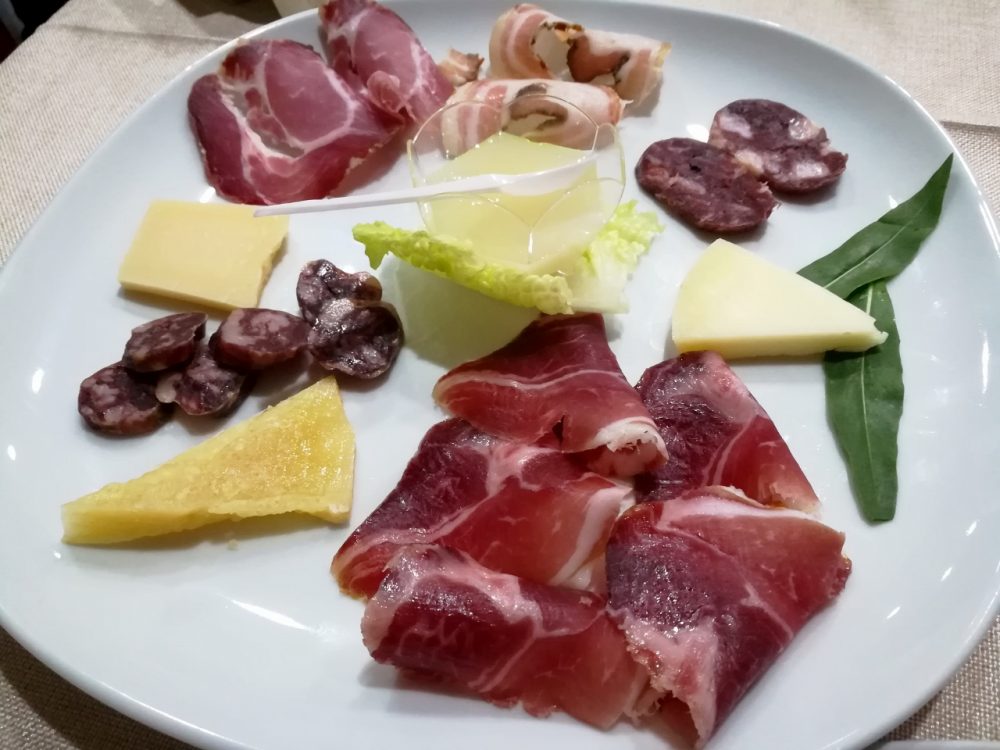 Braceria KmZero a - I Salumi di produzione propria