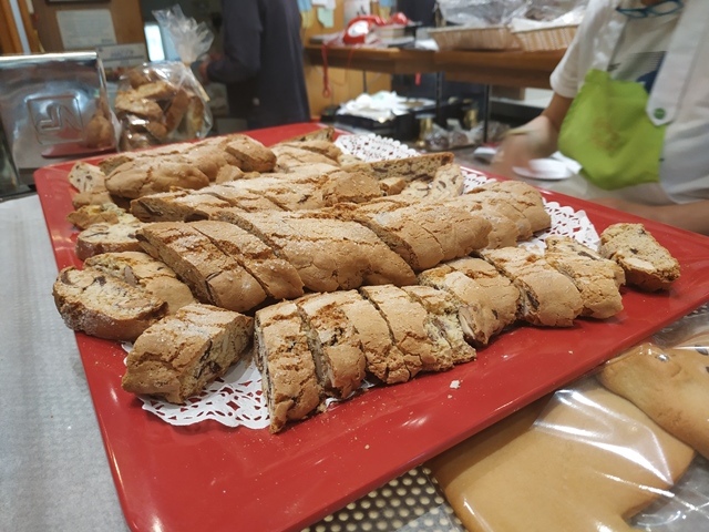 Pasticceria Purificato, i biscotti alle mandorle