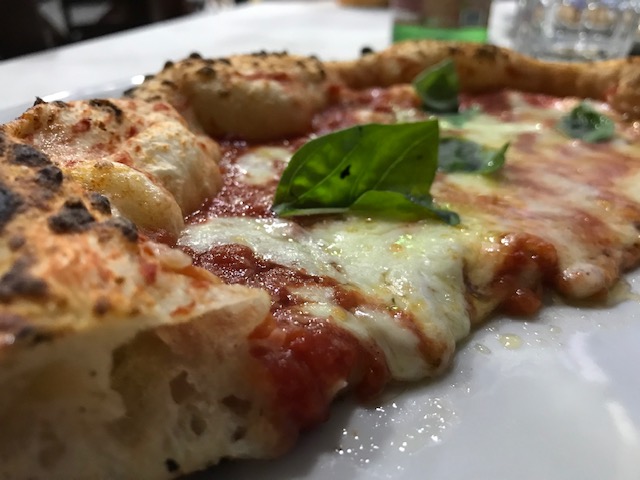 Pizzeria Nonna Ma’ - sezione pizza Margherita