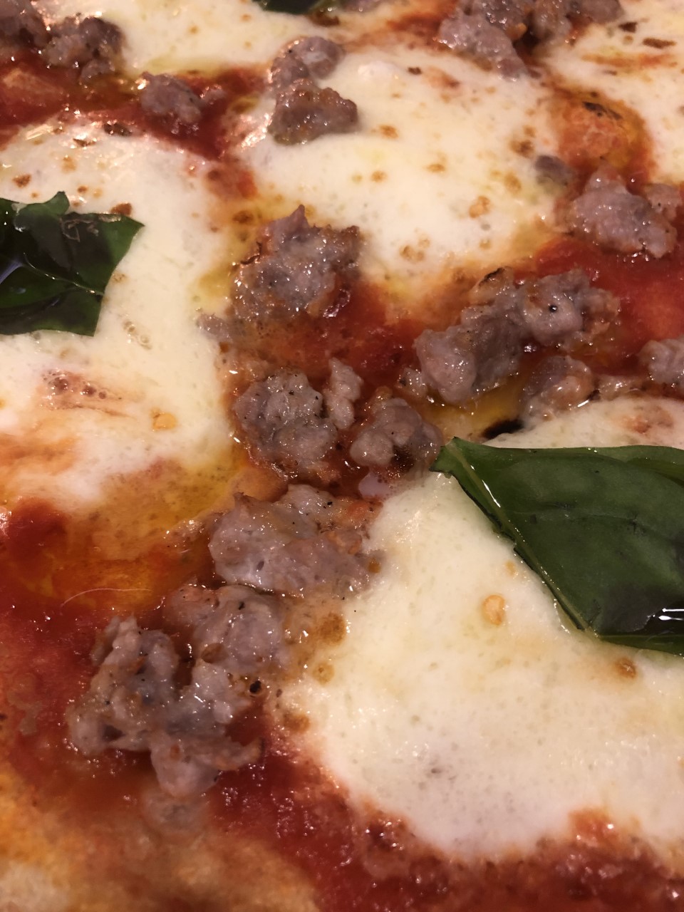 Sine Cera Taberna - pizza con salsiccia di suino nero