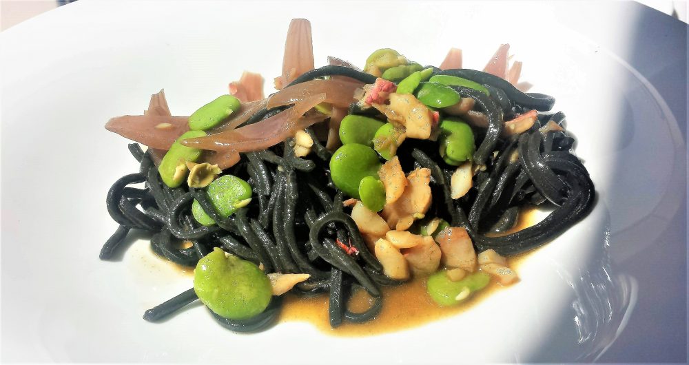 Altrimenti, Spaghetti al nero, triglia, cipolle rosse e fave