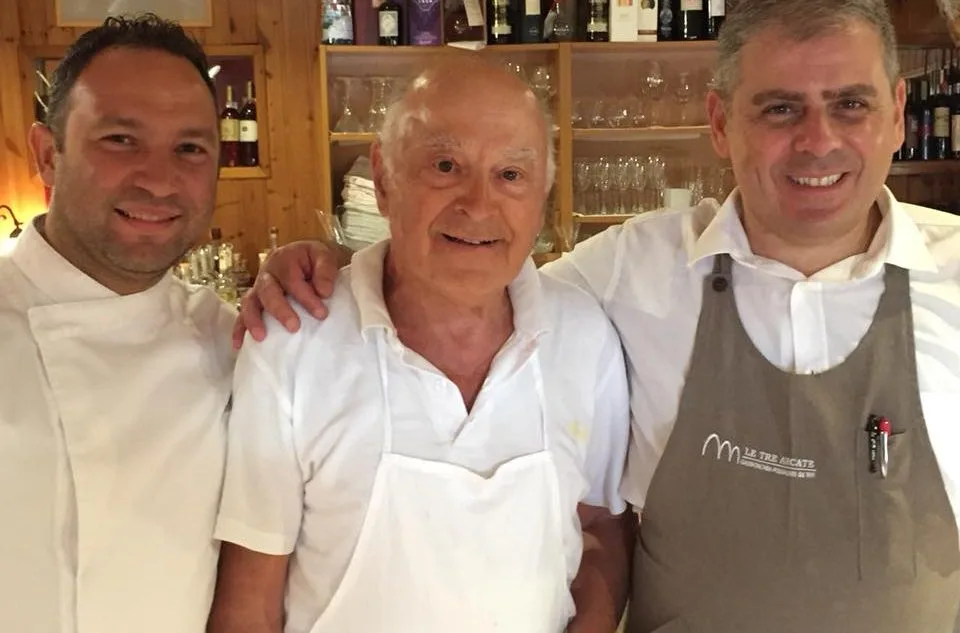 Alessandro Russo con il papa' Luciano e lo chef Salvatore Accietto