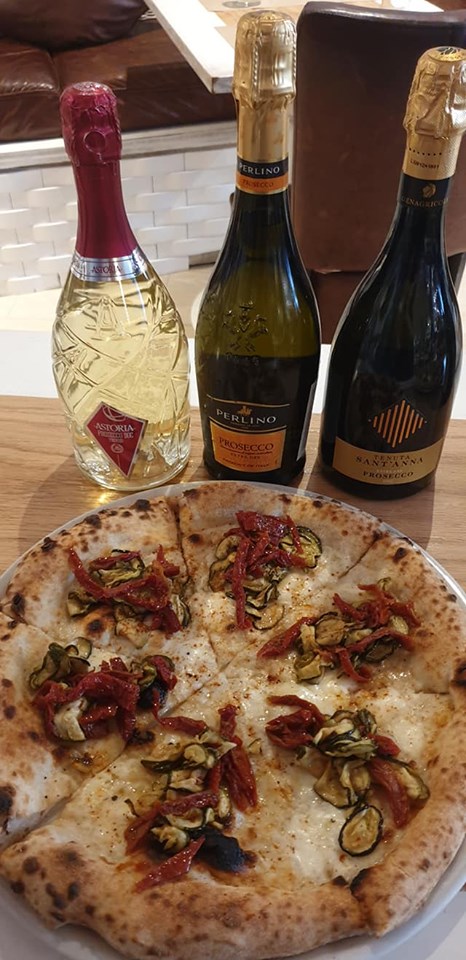 Mozzarella affumicata, zucchine alla scapece D’Amico, filetto di pomodoro semi secco D’Amico, paprica dolce affumicata