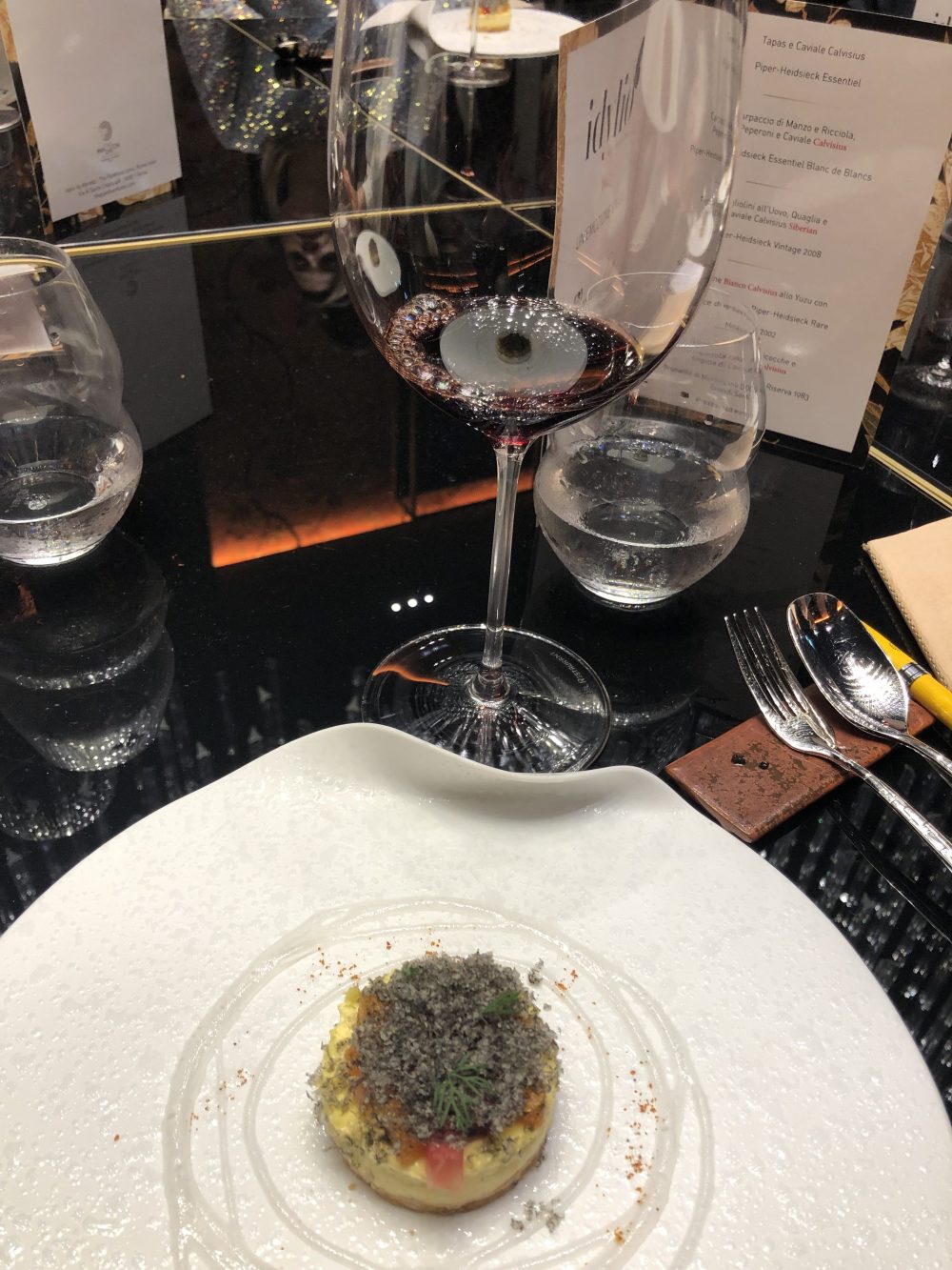 Gorgonzola cake, albicocche e lingotto di Caviale abbinato al Brunello di Montalcino DOCG Riserva 1983 Biondi Santi