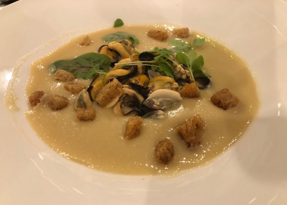 Ristorante Alessandro Feo - Crema di ceci di Cicerale, cozze pane croccante, euro nove