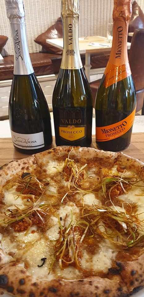 Mozzarella di Bufala, ‘nduja, cipolla stufata, porro fritto