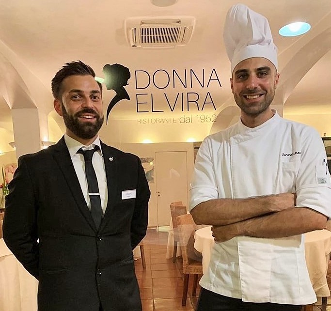 Donna Elvira- A sin. il maitre Isidoro Bronzo, a dx. Gerardo Manisera, lo chef