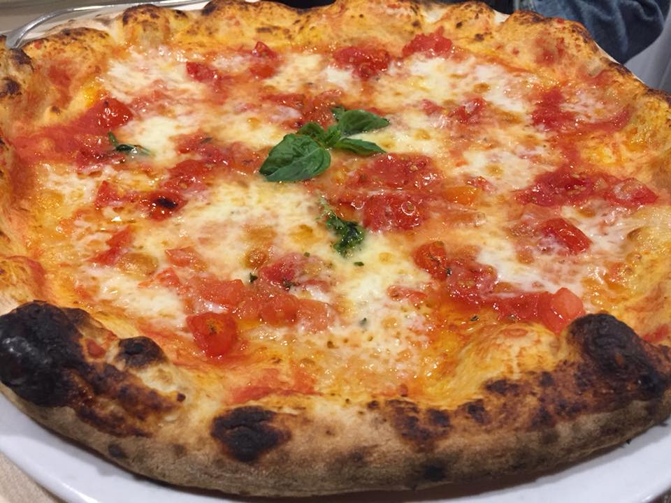 Il Nastro d'oro, la pizza margherita in stile sorrentino