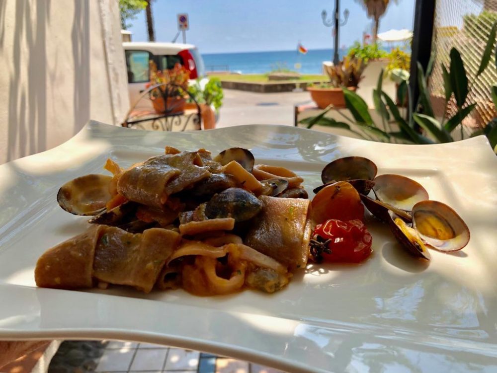 La Cantinella del Mare - mezzi paccheri e il mare...